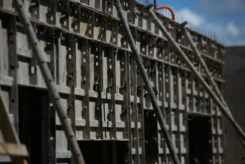 fase estrutural mostrando paredes monolíticas